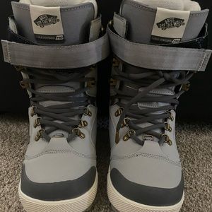 Women’s Vans Luna Ventana Pro snowboard boots size 7